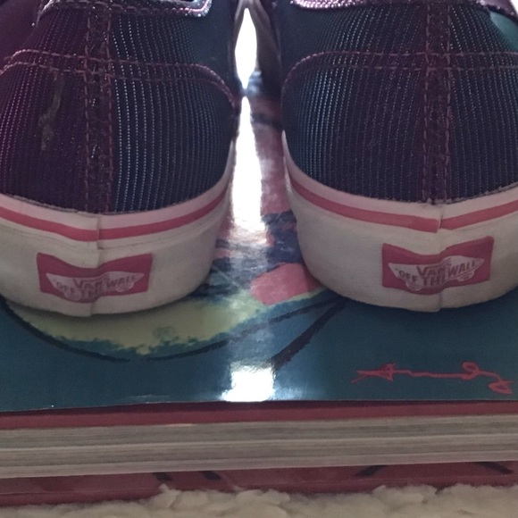 Vans Off the Wall Sneaker in Metallic Purple Excellent Size 8.5 Men/10 Women - Picture 13 of 13